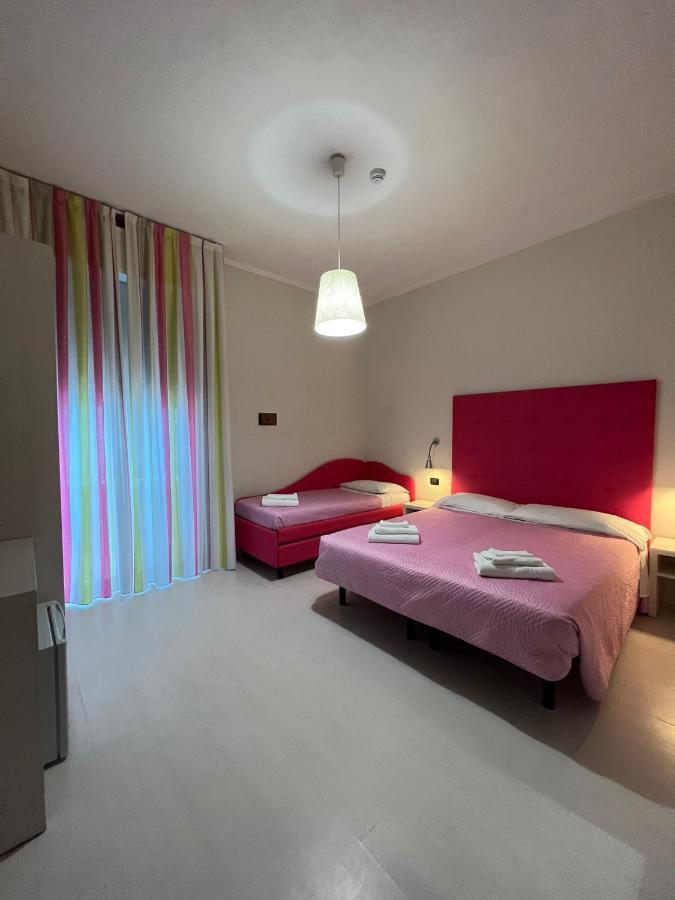 Hotel Leonardo تْشيزيناتيكو المظهر الخارجي الصورة
