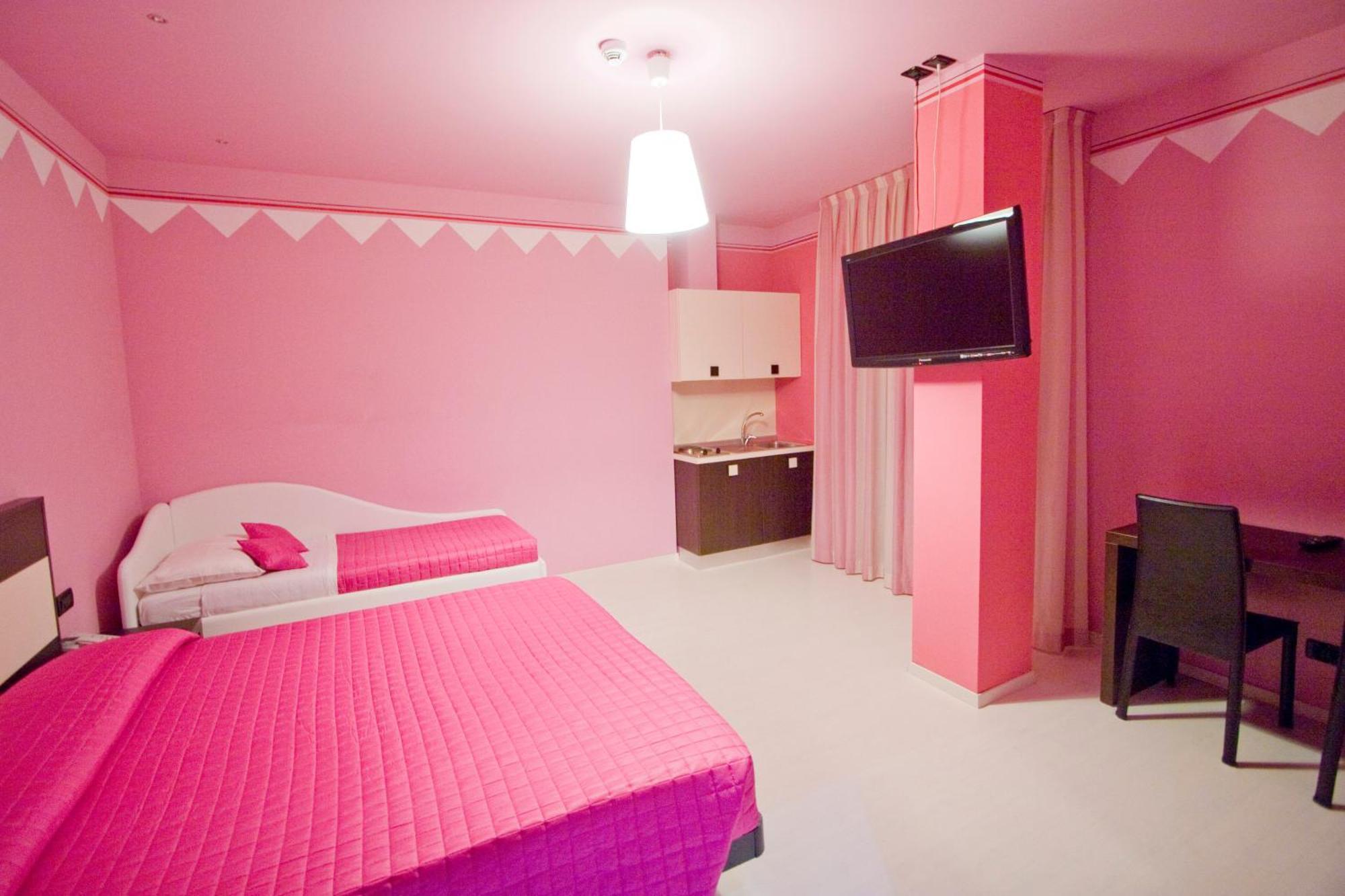 Hotel Leonardo تْشيزيناتيكو المظهر الخارجي الصورة