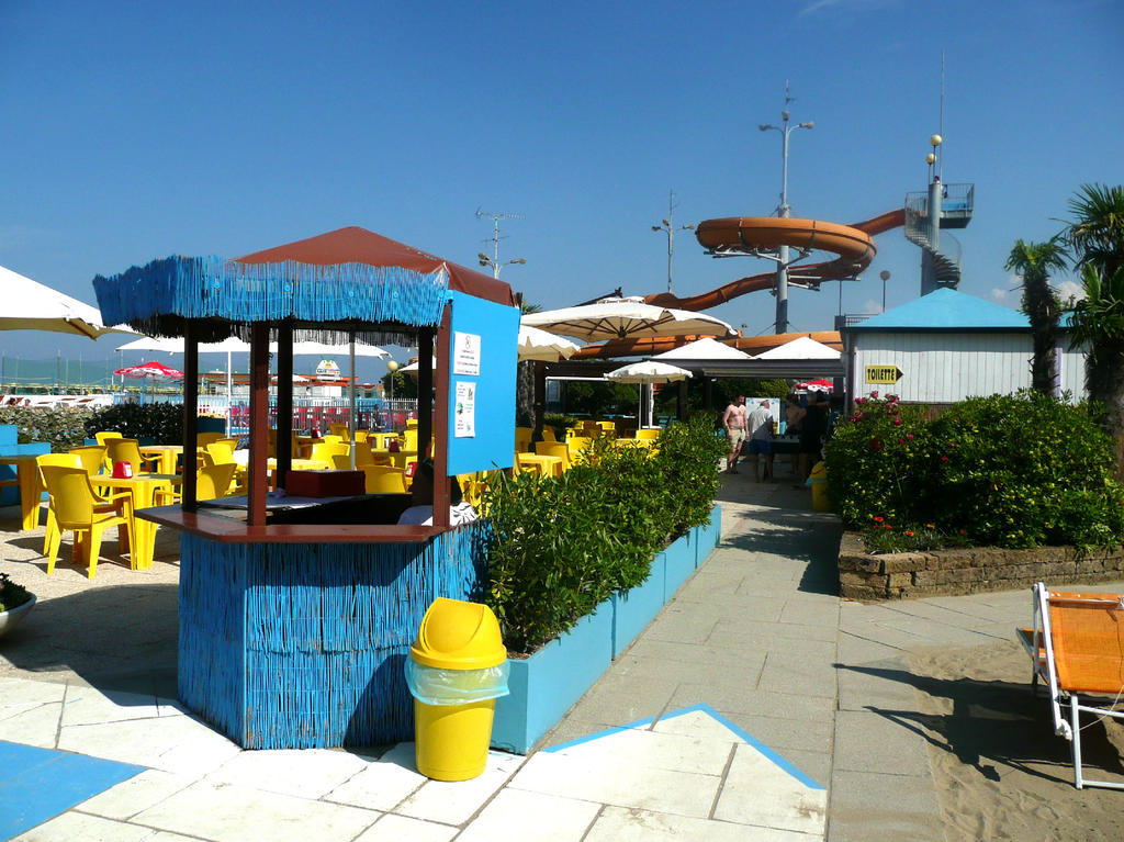 Hotel Leonardo تْشيزيناتيكو المظهر الخارجي الصورة