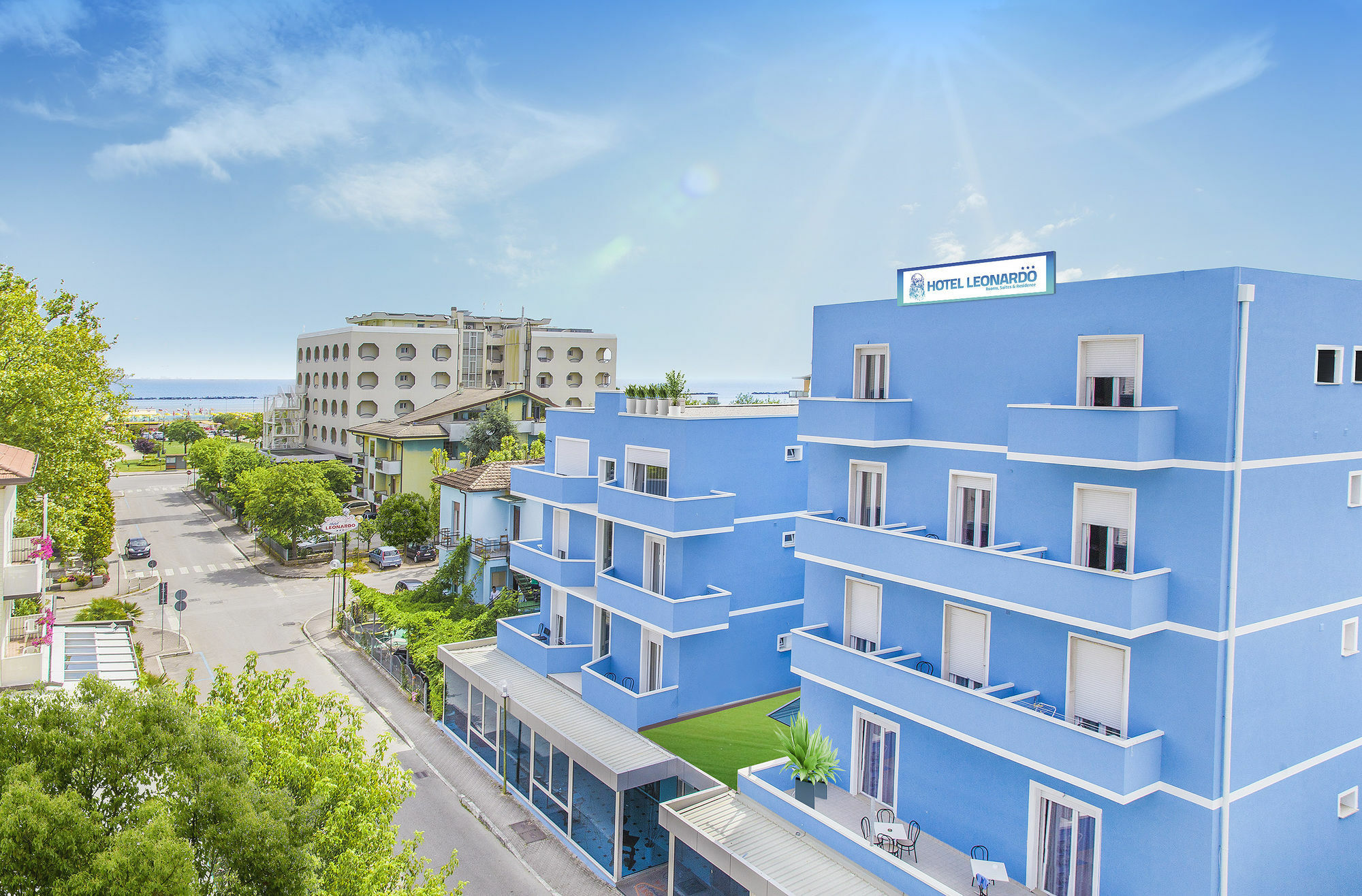 Hotel Leonardo تْشيزيناتيكو المظهر الخارجي الصورة