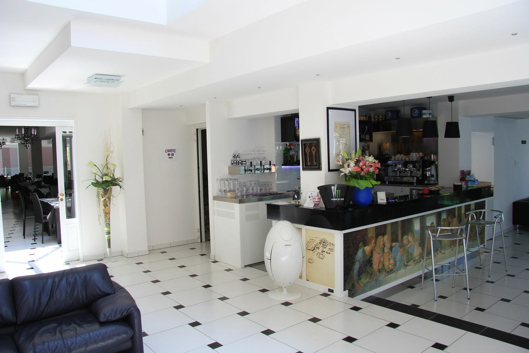 Hotel Leonardo تْشيزيناتيكو المظهر الخارجي الصورة