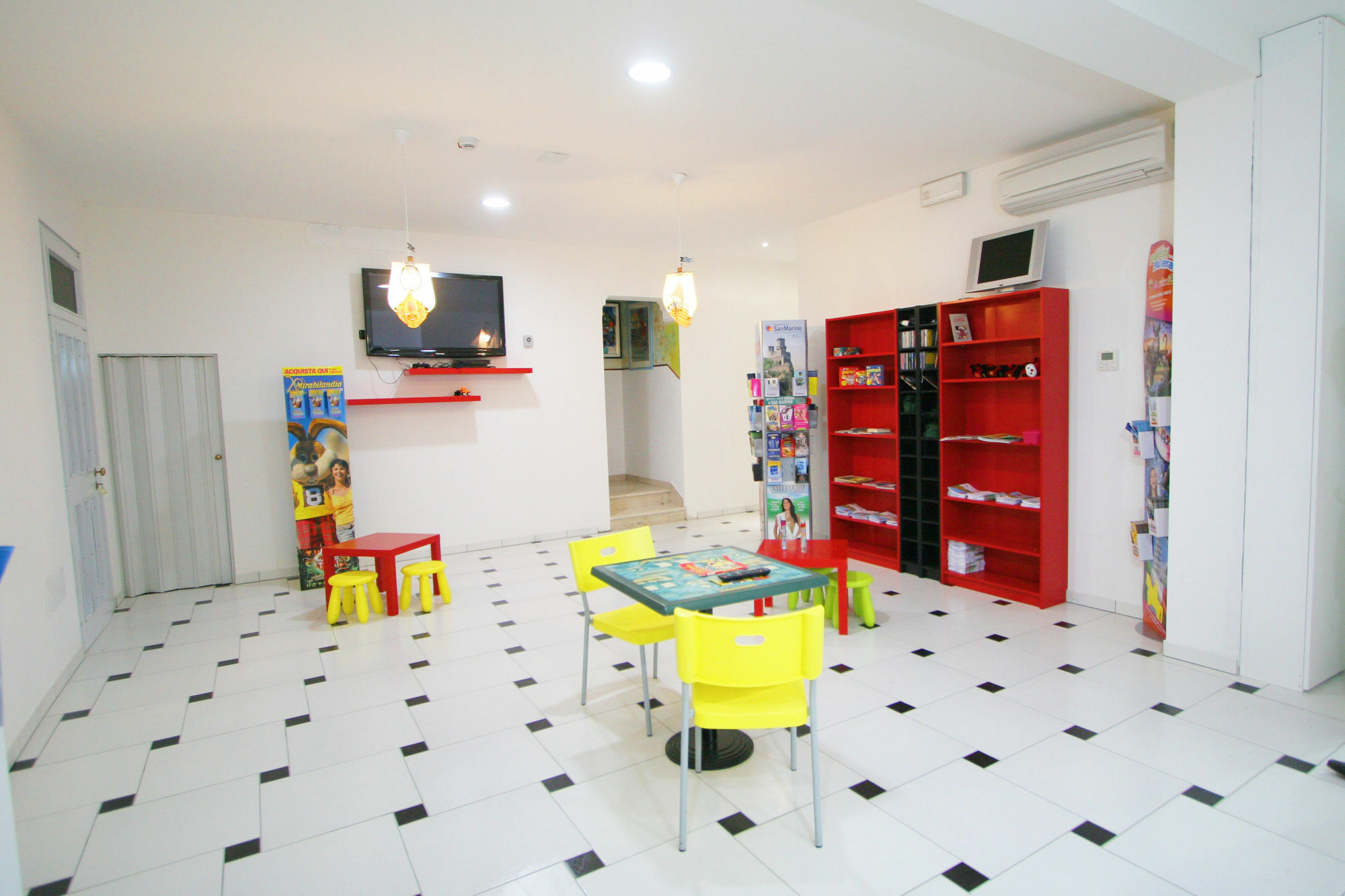 Hotel Leonardo تْشيزيناتيكو المظهر الخارجي الصورة