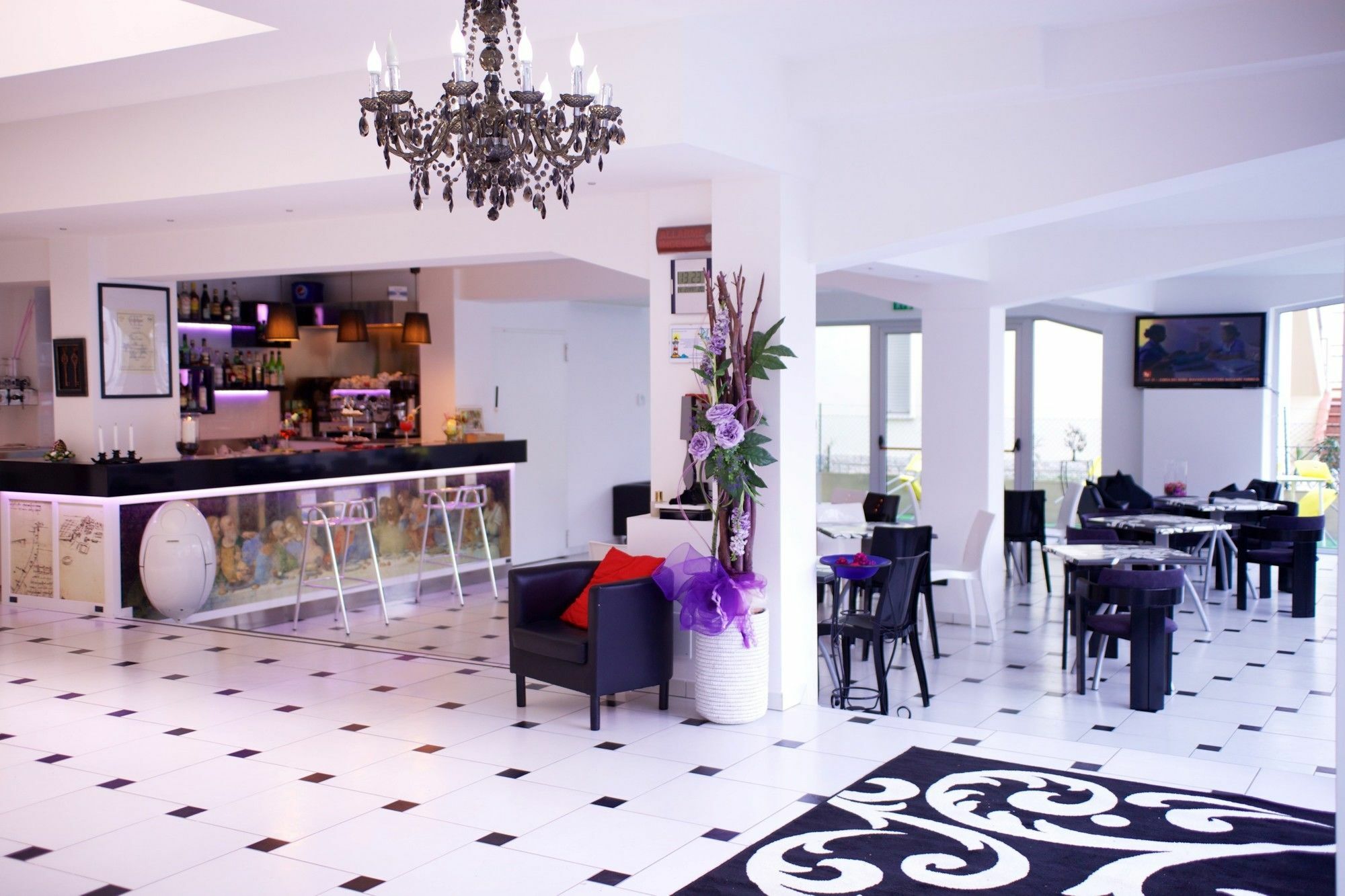 Hotel Leonardo تْشيزيناتيكو المظهر الخارجي الصورة